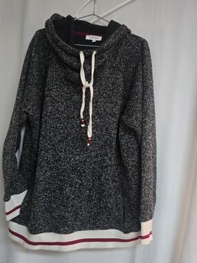 Cozy Black & White  Hoodie with Drawstring 2X